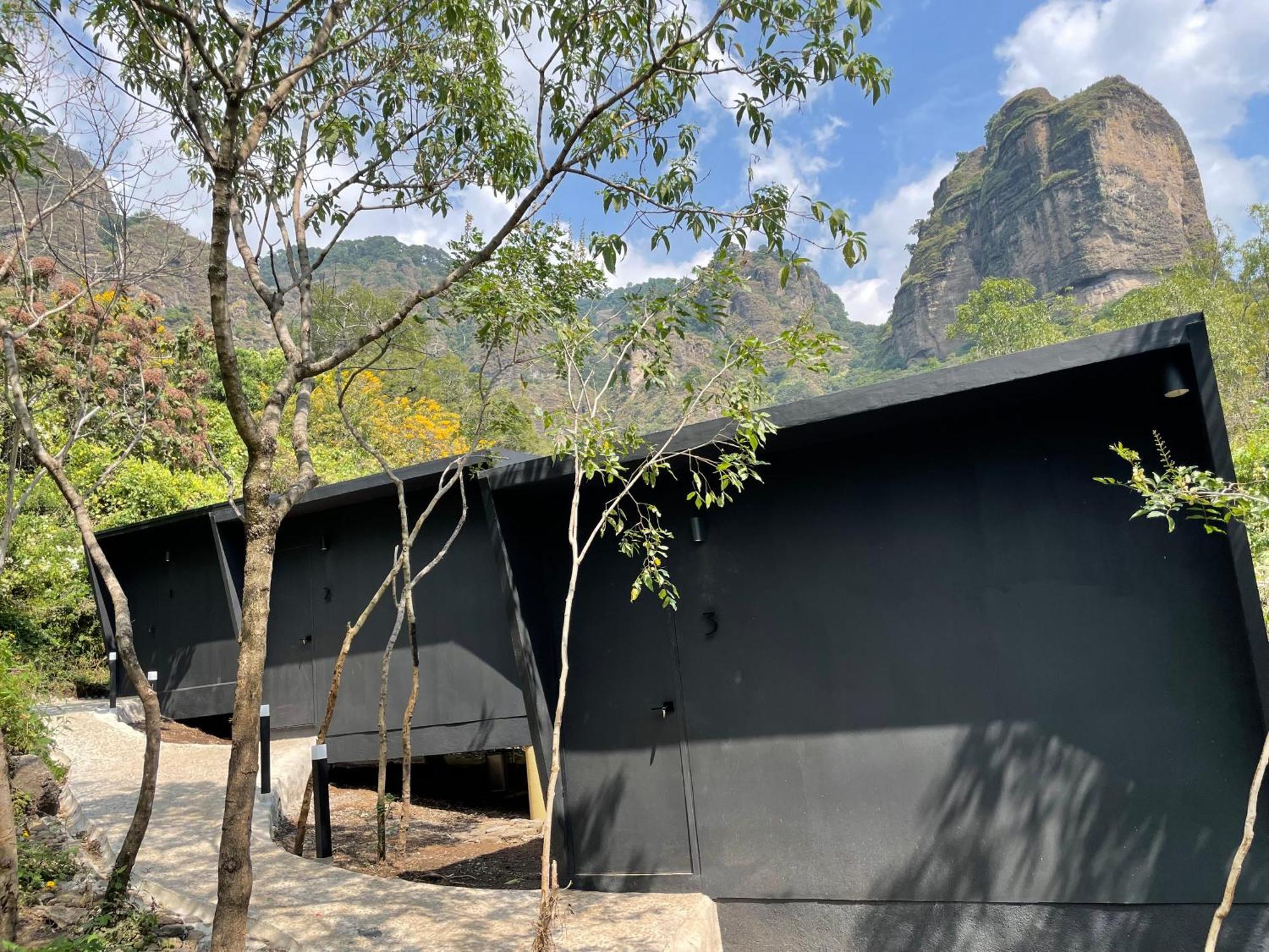 Bajo La Montana Hotel Tepoztlan Luaran gambar